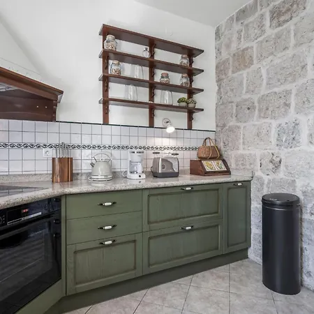 Anna Varos By Interhome Apartmán