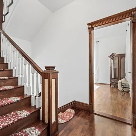 Anna Varos By Interhome