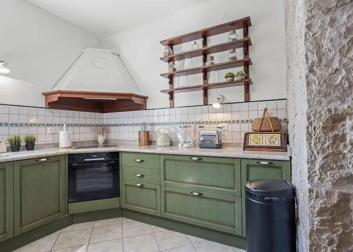 Anna Varos By Interhome * 스플리트