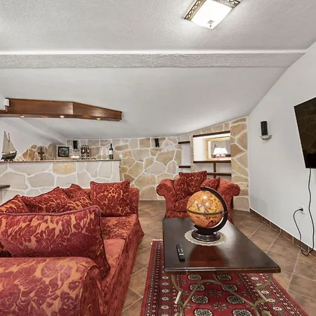 Anna Varos By Interhome * Split