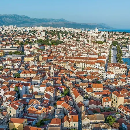 Anna Varos By Interhome